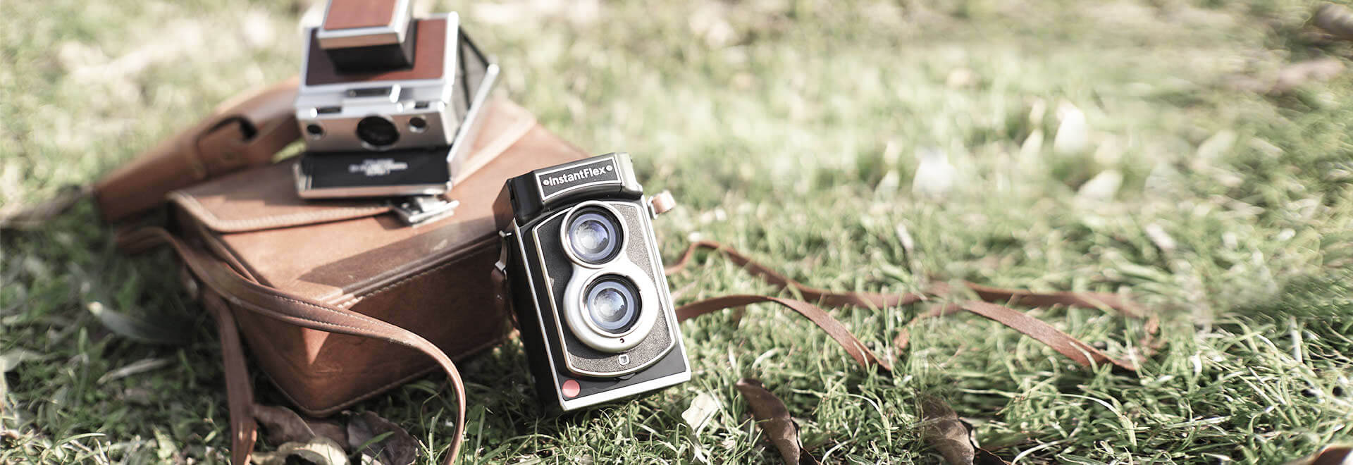 Instantflex TL70 - A Timeless Instant Film Camera for Everyone